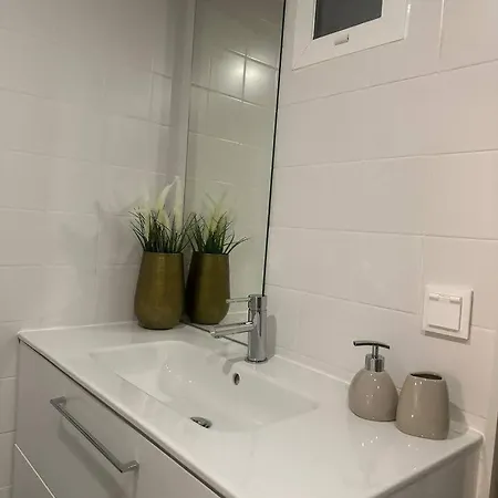 Stylish Renovated Apartment In Chiado Lizbona Zewnętrze zdjęcie