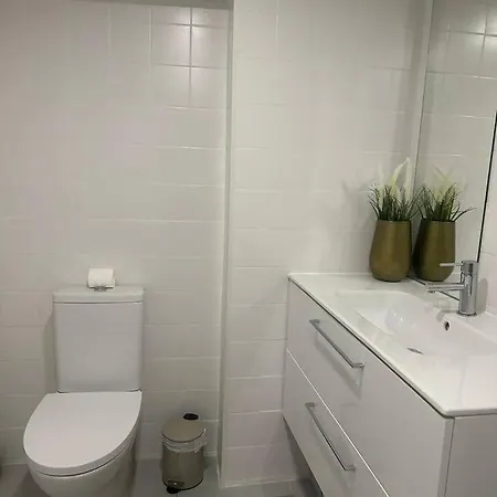 Stylish Renovated Apartment In Chiado Lizbona Zewnętrze zdjęcie