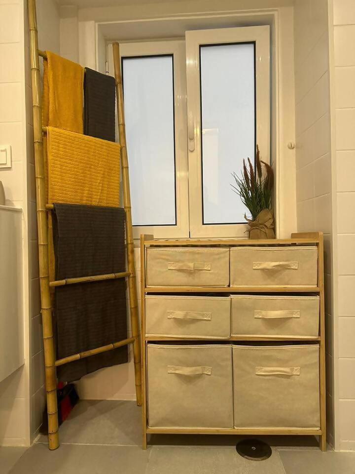Stylish Renovated In Chiado Lisbon