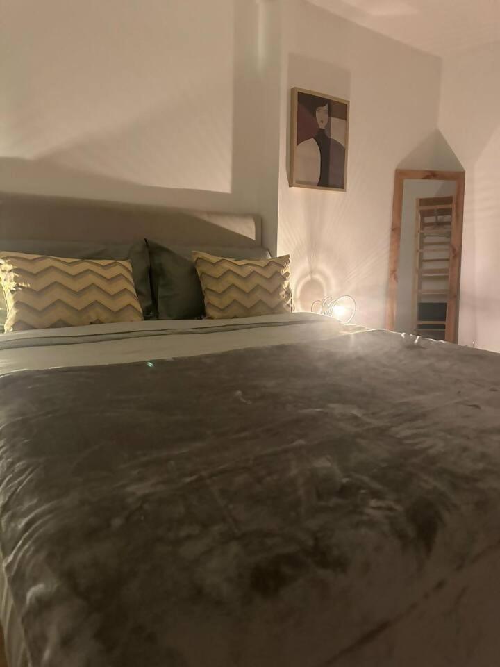 Stylish Renovated In Chiado Lisbon