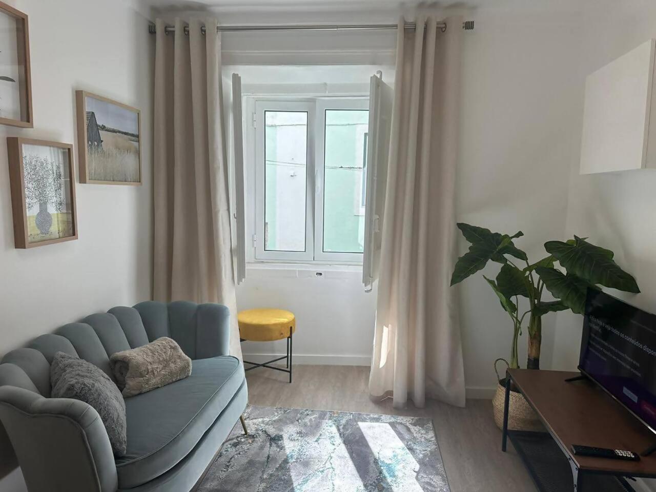 Apartment Stylish Renovated In Chiado